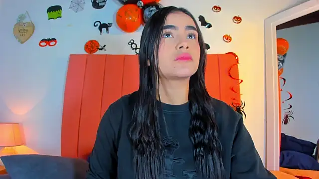 Snapshot of valen_rose0 chatting on 29, 10, 2025 valen rose0 online show from 29, 10, 2025