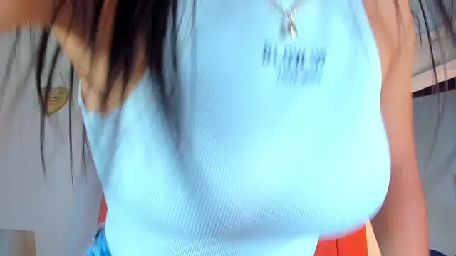 Snapshot of valen_rose0 chatting on 26, 11, 2025 valen rose0 online show from 26, 11, 2025