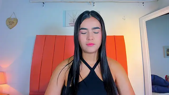 Snapshot of valen_rose0 chatting on 5, 11, 2025 valen rose0 online show from 5, 11, 2025