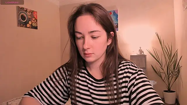 Snapshot of cClandesTina chatting on 14, 10, 2025 cClandesTina online show from 14, 10, 2025