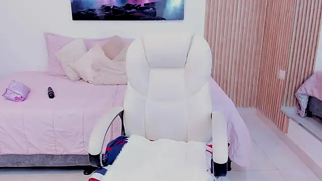  Lakshmi hotx online show from 18, 11, 2025