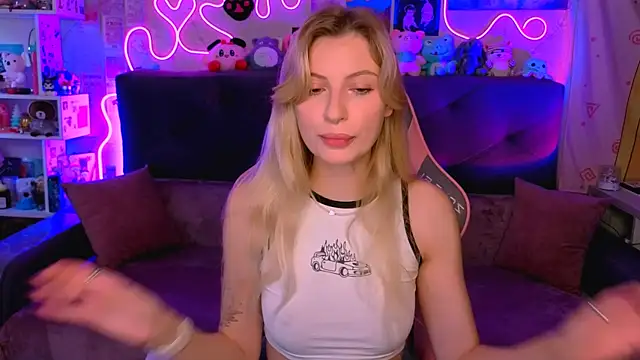 Maria Hunt online show from 23, 10, 2025