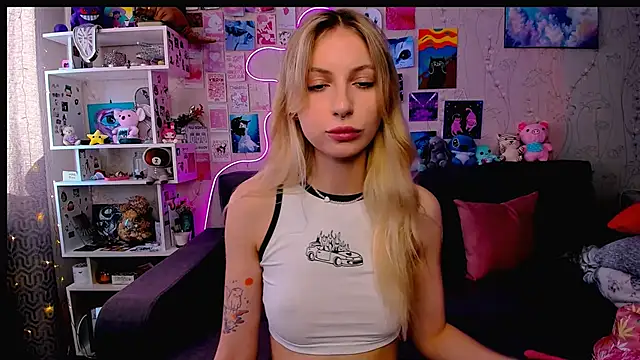 Maria Hunt online show from 6, 2, 2025