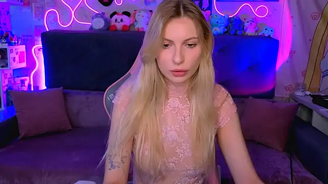 Maria Hunt online show from 14, 11, 2025