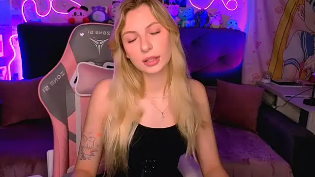 Maria Hunt online show from 22, 10, 2025