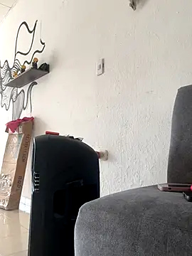 Pretty Isadora online show from 11, 11, 2025