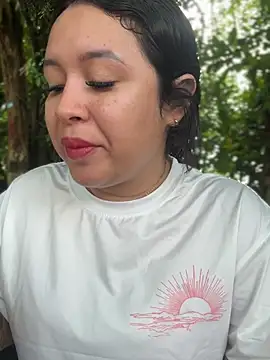 Pretty Isadora online show from 15, 2, 2026