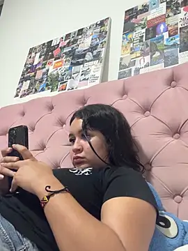 Pretty Isadora online show from 21, 4, 2026