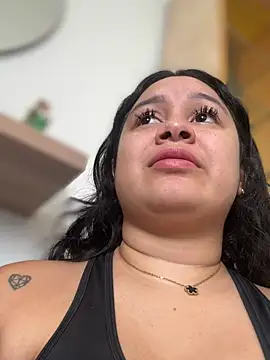 Pretty Isadora online show from 7, 4, 2026