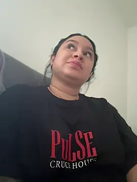 Pretty Isadora online show from 10, 4, 2026