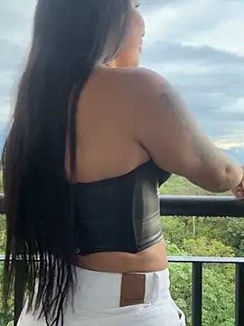 Pretty Isadora online show from 4, 12, 2025