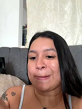 Pretty Isadora online show from 10, 11, 2025