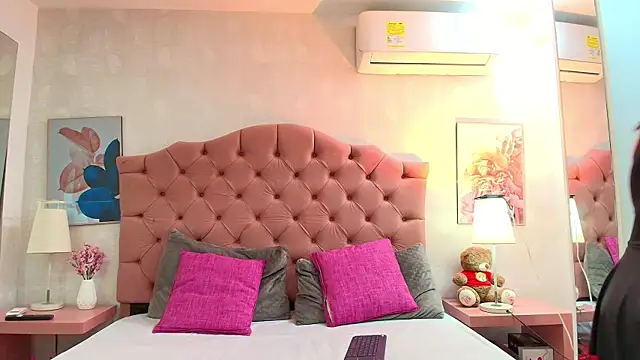 ThyaraJhons online show from 7, 3, 2026