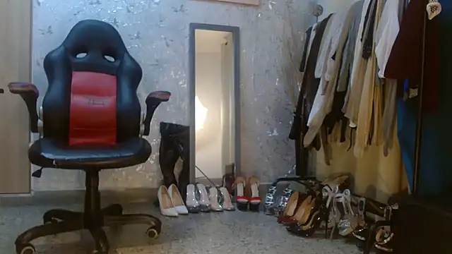 Samantabrown  online show from 11, 4, 2026