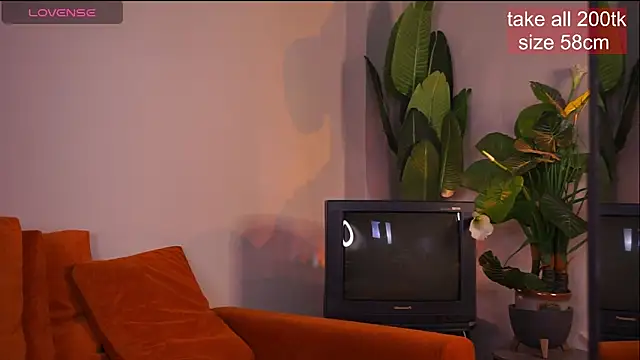 Snapshot of EvaCanton chatting on 7, 5, 2026 EvaCanton online show from 7, 5, 2026