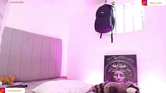 alejo cute online show from 5, 2, 2025