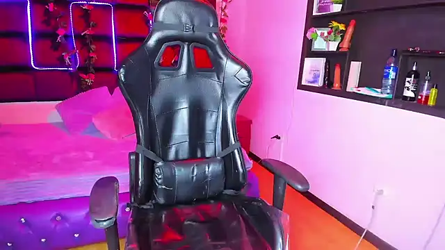 Snapshot of Amy_hoy69 chatting on 19, 10, 2025 Amy hoy69 online show from 19, 10, 2025