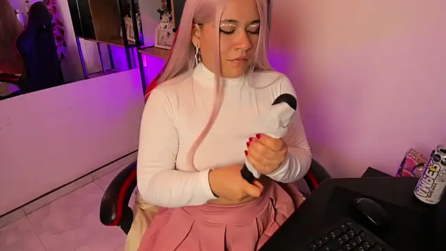 Snapshot of Amy_hoy69 chatting on 18, 10, 2025 Amy hoy69 online show from 18, 10, 2025