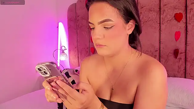 IsabellaGrey19 online show from 14, 2, 2026