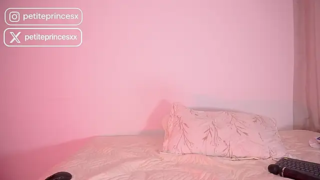 petitevictoria online show from 6, 10, 2025