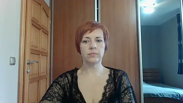 LoraLoraMay online show from 15, 4, 2026