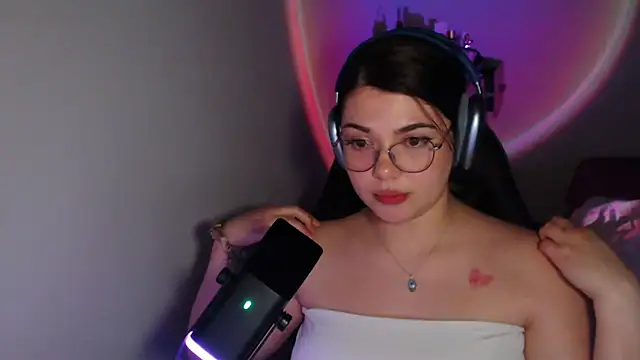 helengilmor online show from 22, 4, 2026