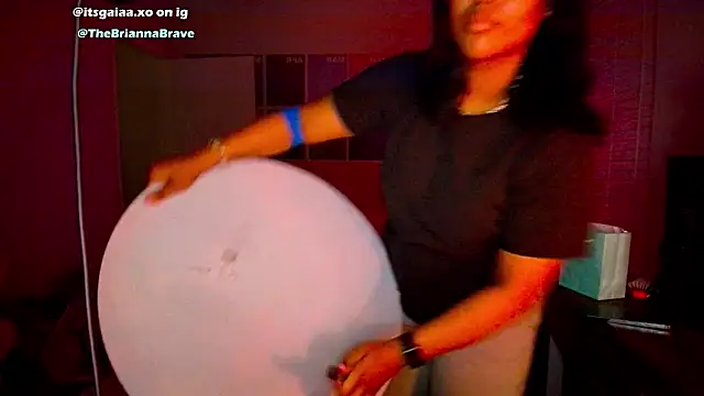 BriannaBrave online show from 16, 2, 2026