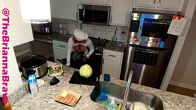 BriannaBrave online show from 23, 11, 2025