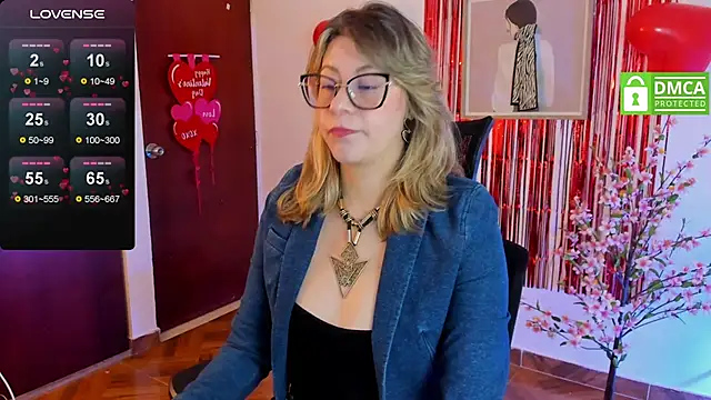 Chanelll Taylorr  online show from 15, 2, 2025