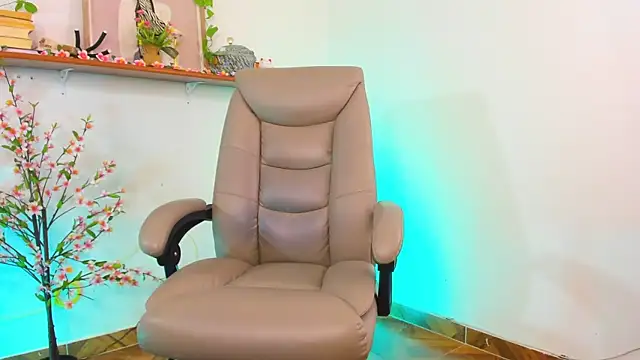 Chanelll Taylorr  online show from 1, 4, 2026