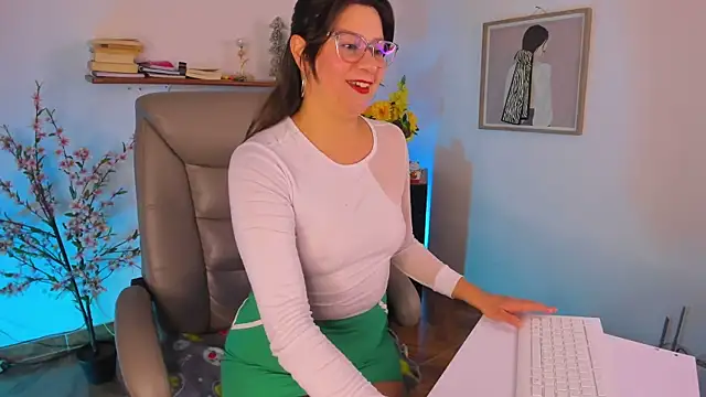 Snapshot of Chanelll_Taylorr_ chatting on 5, 7, 2026 Chanelll Taylorr online show from 5, 7, 2026