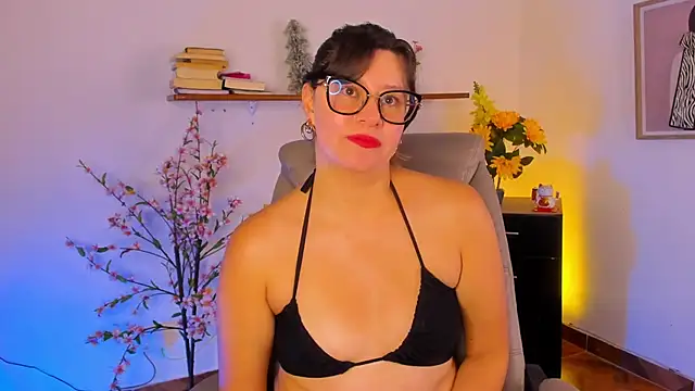 Snapshot of Chanelll_Taylorr_ chatting on 3, 6, 2026 Chanelll Taylorr online show from 3, 6, 2026