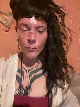 Snapshot of OniricFemme chatting on 22, 5, 2026 OniricFemme online show from 22, 5, 2026