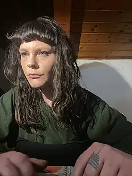 OniricFemme online show from 2, 3, 2025