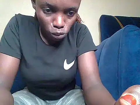 Snapshot of awino001 chatting on 30, 7, 2026 awino001 online show from 30, 7, 2026