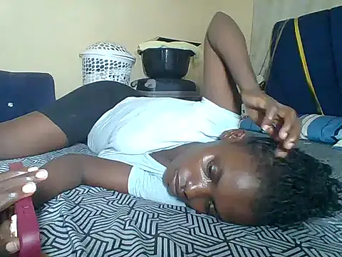 awino001 online show from 28, 2, 2026