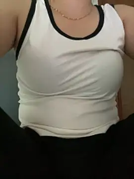 Snapshot of Milk_Mom99 chatting on 29, 6, 2026 Milk Mom99 online show from 29, 6, 2026