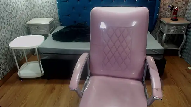 CurvyJulieth online show from 15, 7, 2026