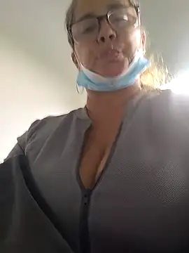 Snapshot of natally_ross21 chatting on 31, 5, 2026 natally ross21 online show from 31, 5, 2026