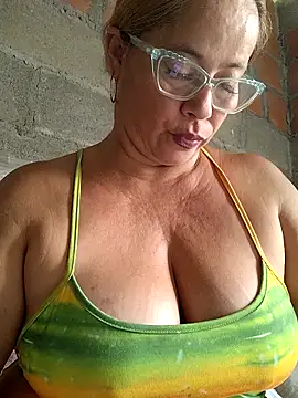 Snapshot of natally_ross21 chatting on 6, 5, 2026 natally ross21 online show from 6, 5, 2026