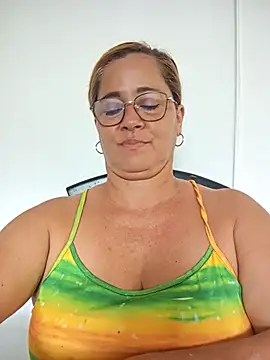 Snapshot of natally_ross21 chatting on 16, 11, 2025 natally ross21 online show from 16, 11, 2025