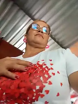 Snapshot of natally_ross21 chatting on 20, 11, 2025 natally ross21 online show from 20, 11, 2025