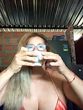 Snapshot of natally_ross21 chatting on 6, 11, 2025 natally ross21 online show from 6, 11, 2025