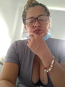 Snapshot of natally_ross21 chatting on 31, 5, 2026 natally ross21 online show from 31, 5, 2026