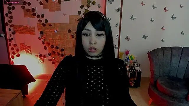 Fiore Sanz  online show from 4, 3, 2026