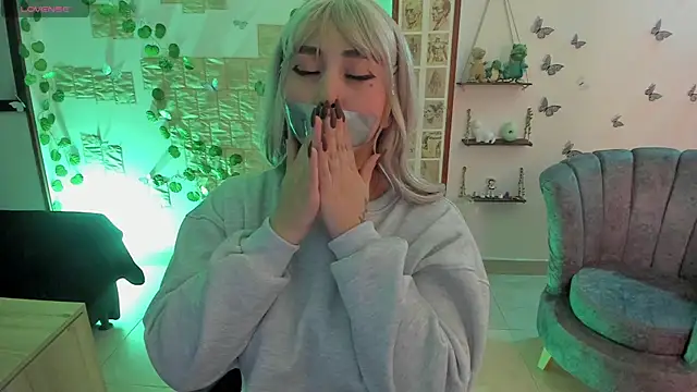 Fiore Sanz  online show from 6, 4, 2026