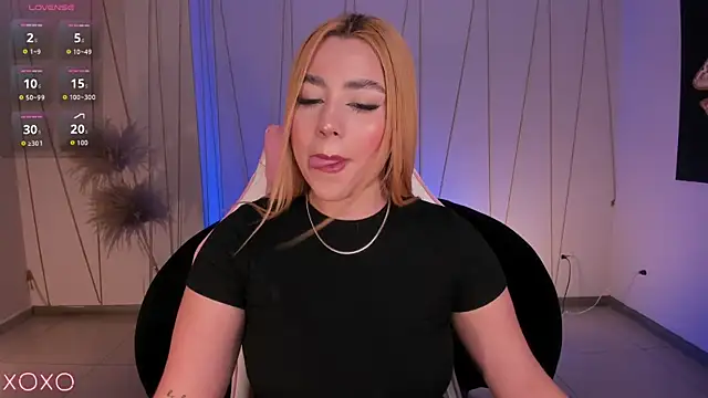 SamanthaKlein  online show from 21, 11, 2025