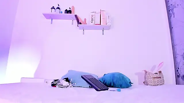 Snapshot of Kim_Baker1 chatting on 28, 10, 2025 Kim Baker1 online show from 28, 10, 2025