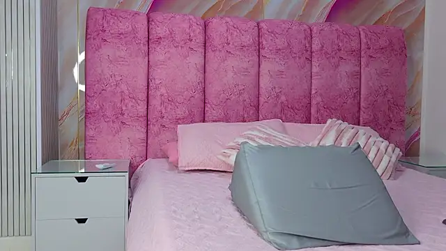 kendal rossi online show from 24, 3, 2026