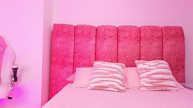 Snapshot of kendal_rossi chatting on 7, 11, 2025 kendal rossi online show from 7, 11, 2025